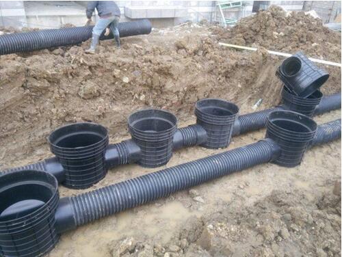 普通排水檢查井比，為何塑料檢查井更適合市政道路工程？